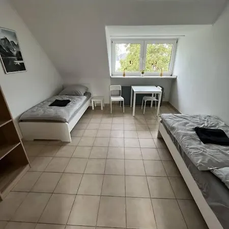 Grosse Fuer Bis Zu 5 Personen Mg32 Mönchengladbach