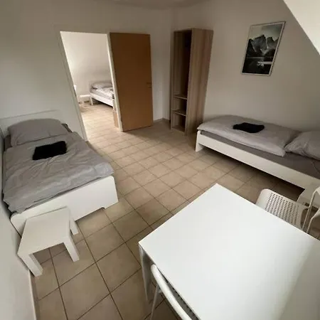 Grosse Fuer Bis Zu 5 Personen Mg32 * Mönchengladbach