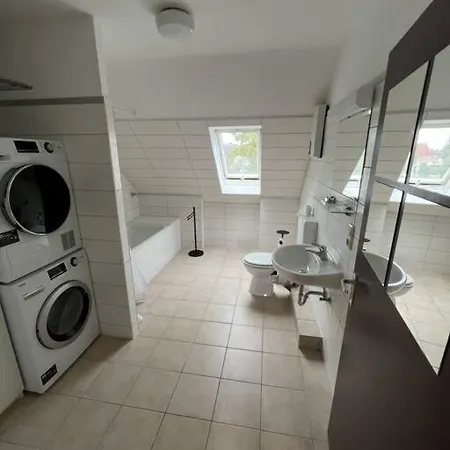 Grosse Fuer Bis Zu 5 Personen Mg32 Mönchengladbach