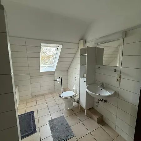 Grosse Fuer Bis Zu 5 Personen Mg32 Mönchengladbach