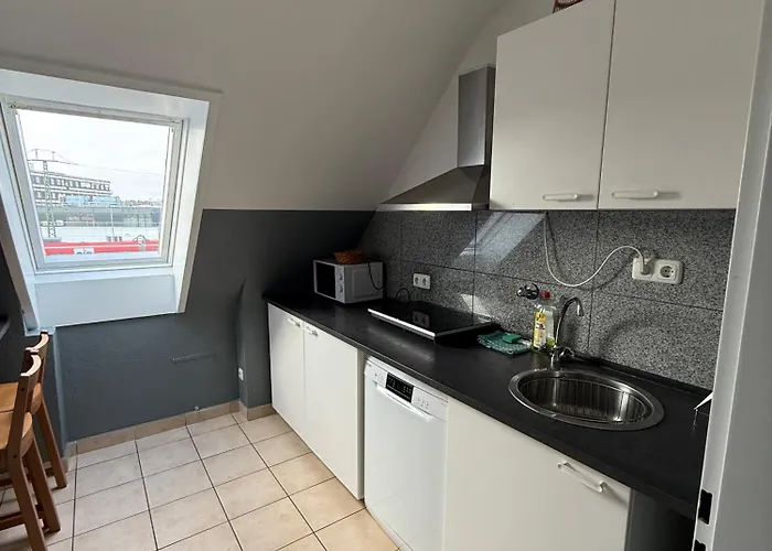 Grosse Fuer Bis Zu 5 Personen Mg32