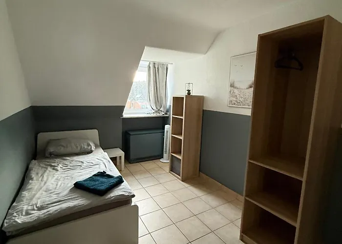 Grosse Fuer Bis Zu 5 Personen Mg32 * Mönchengladbach