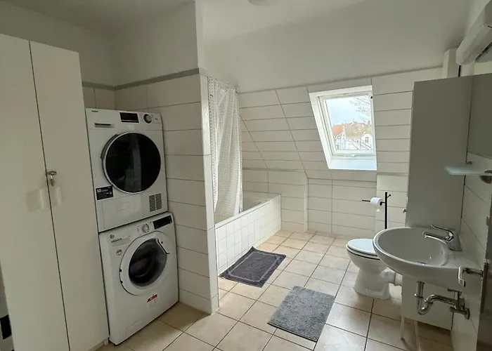 Grosse Fuer Bis Zu 5 Personen Mg32 * Mönchengladbach